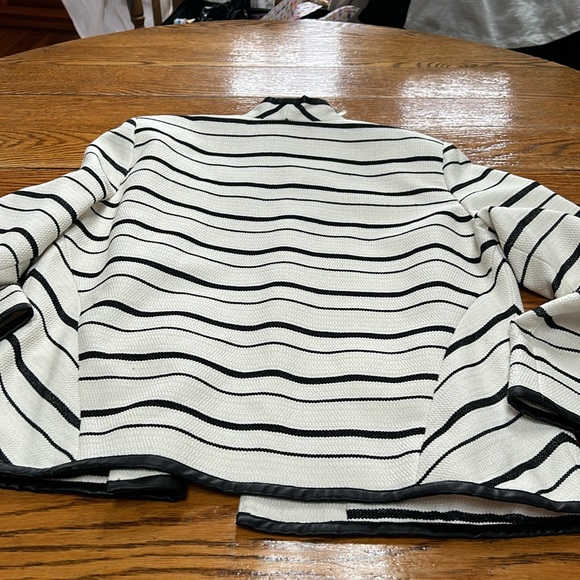 Chico’s Crossover Jacket ecru and black stripe. Size 2 (Medium).  NWT - Picture 12 of 13